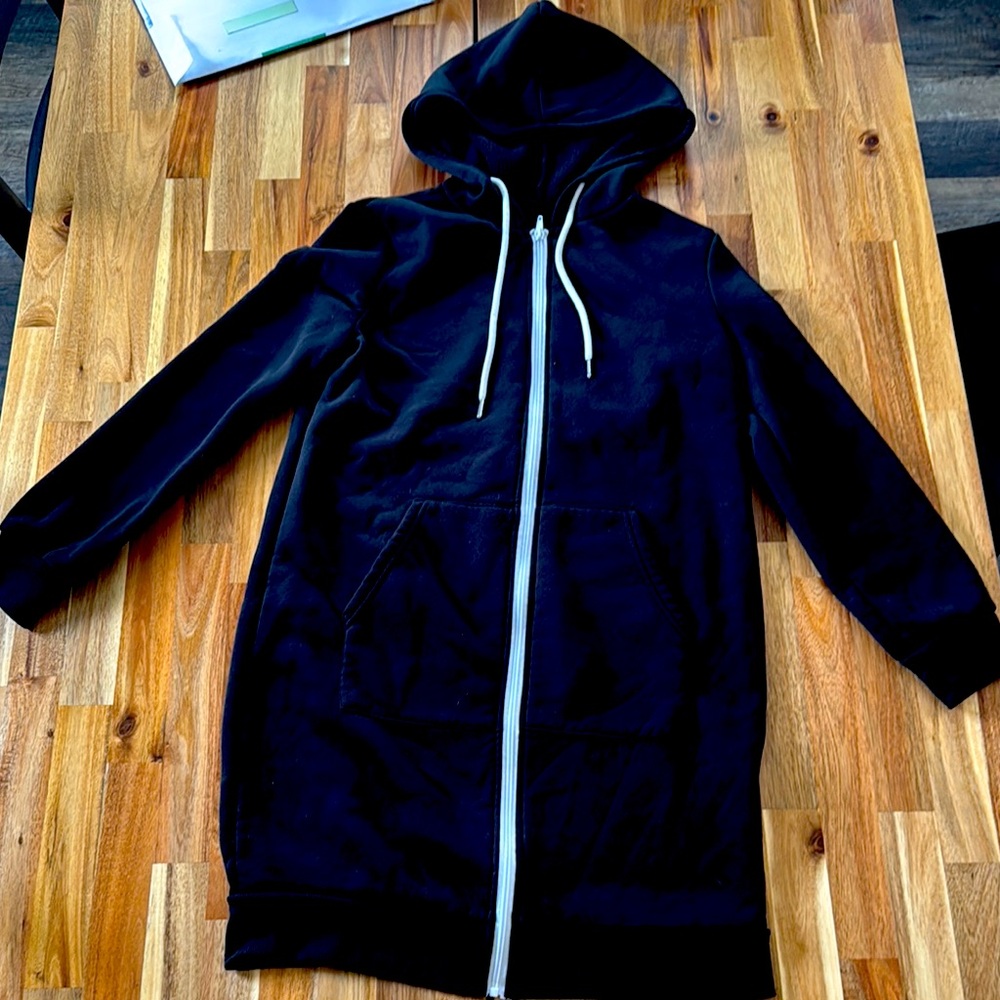 Woman’s Black Long Zip-Up Hoodie